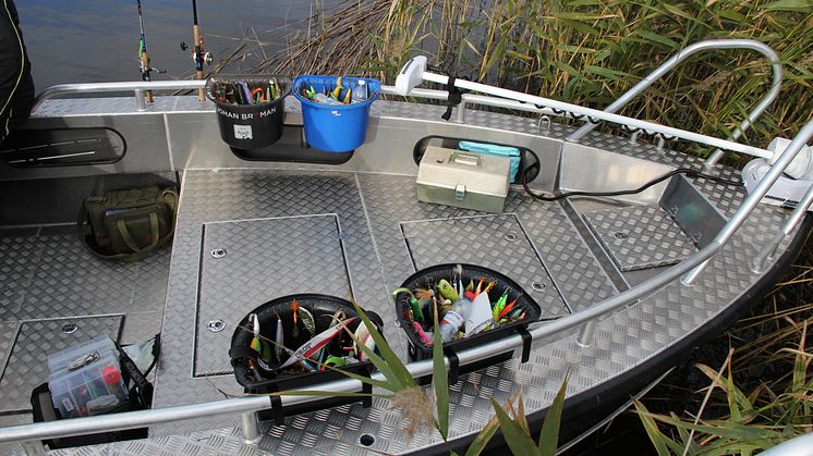 Alukin Pro Fishing kastdäck Boman Edition