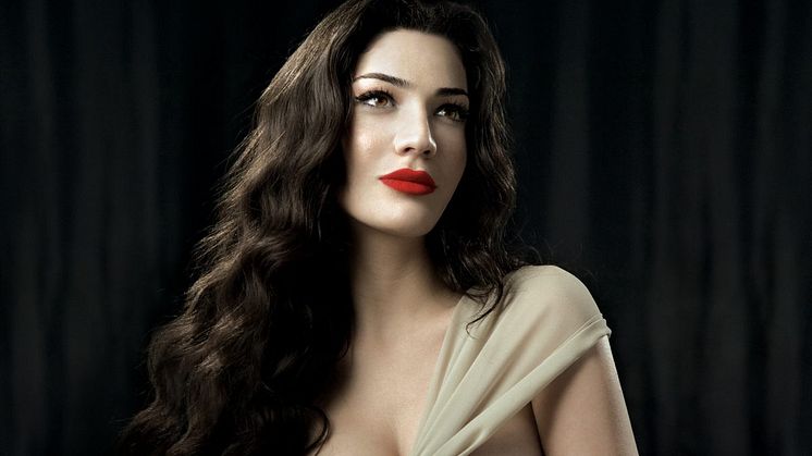 Ivi Adamou