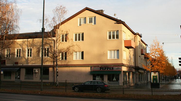 Nu startar rivningen av fastigheten vid Västra Esplanaden/Kungsgatan