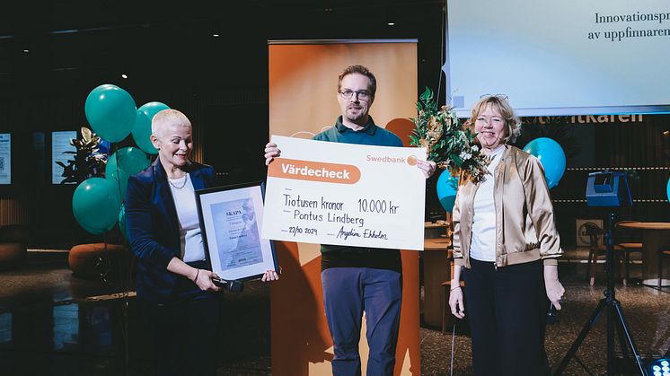 Dalarna Science Parks vd, Angelica Ekholm, och Dalarnas landshövding, Helena Höij, tillsammans med SKAPA-pristagaren i Dalarnas län, Pontus Lindberg.