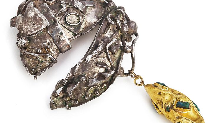 Arje Griegst- Turmalinvedhæng af 21 kt. guld og sølv prydet med cabochslebet turmalin og grønne sten