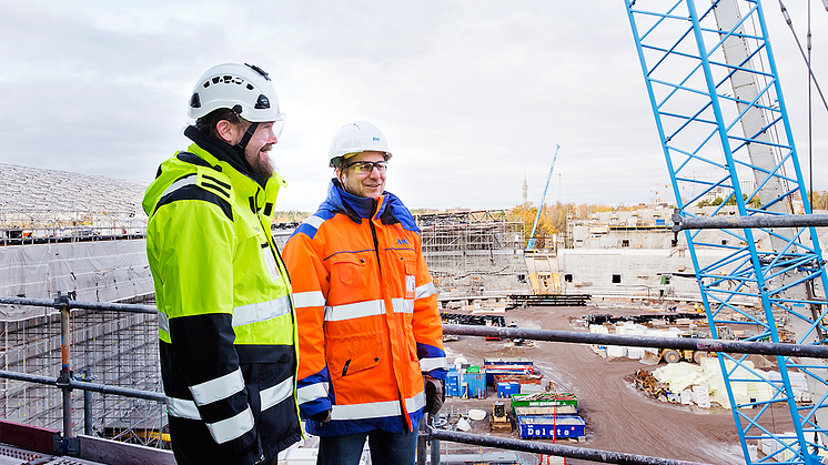 Aren LVIA-projektipäällikkö Jukka Järvinen ja Helsingin kaupungin LVI-projektipäällikkö Erno Sjögren työskentelevät tiiviisti yhdessä Olympiastadionin työmaalla. Historiallisesti arvokas rakennus vaatii monenlaisia erikoisratkaisuja.