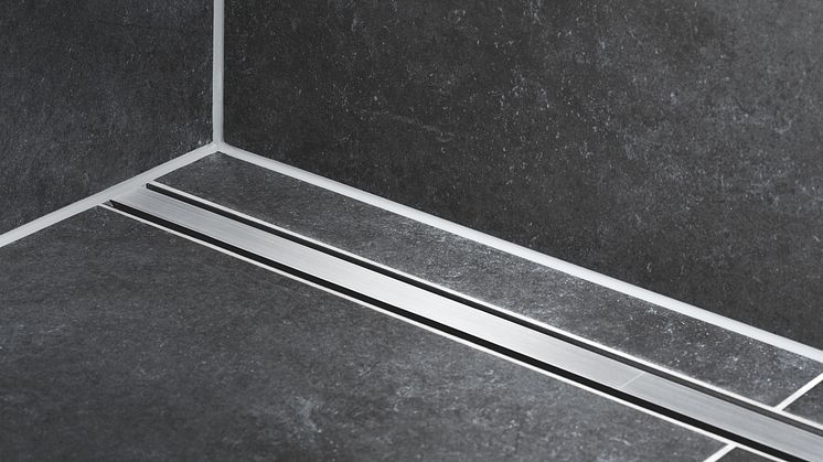 CleanLine60_inroom_installation_closeup_Original