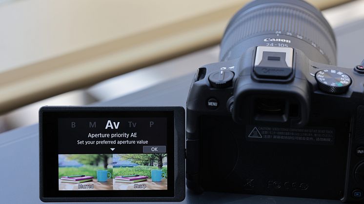 EOS R8-Ambient-Tech-JDR55385
