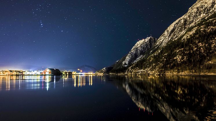 Kveld i Mosjøen, Øyfjellet til høyre
