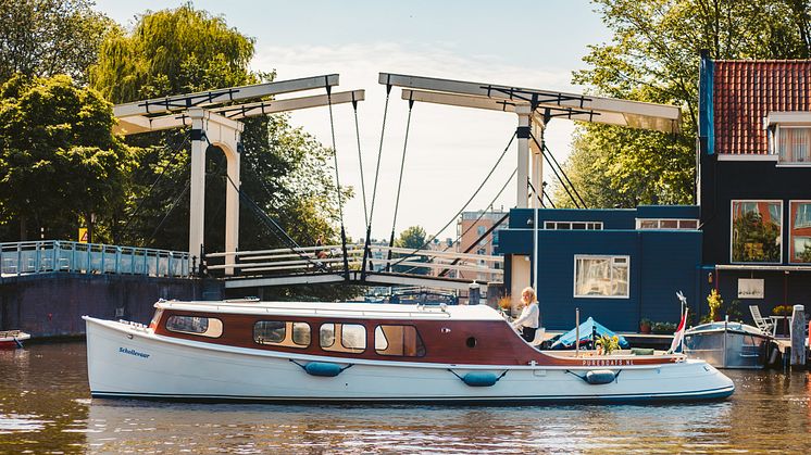 Hi-res image - Fischer Panda UK - Fischer Panda UK brand Bellmarine supplies environmentally-friendly systems for a range of boats, perfect for operation on inland rivers and canals