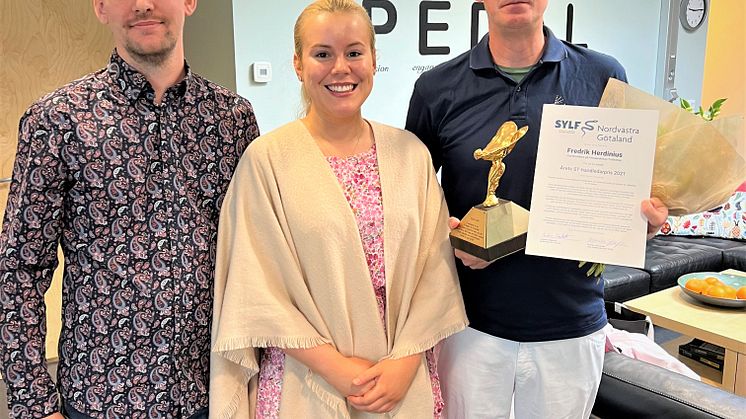 Fredrik Herdinius tillsammans med Andreas Vallebrant och Pernilla Sobczynski från SYLF.