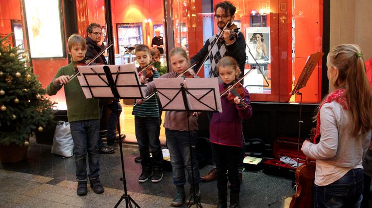 Großer Erfolg: Bärenherz-Weihnachtsbasar 2015