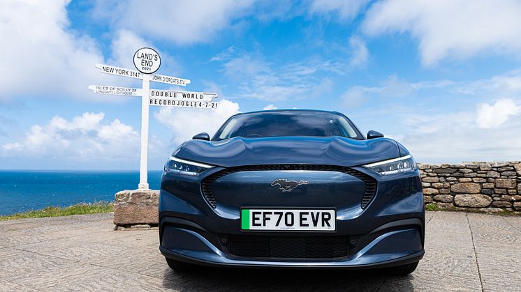 Již v červenci vytvořil Mustang Mach-E na stejné trase jiný rekord, když dosáhl spotřeby energie 9,5 kWh/100 km.