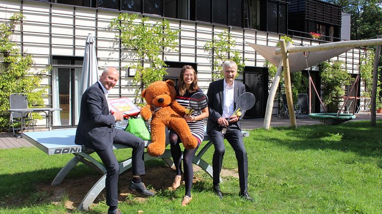 v.l.n.r.: Uwe Weigelt, Bär Paul, Ulrike Herkner und Karsten Schütze