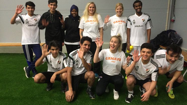 Vinnarhallen på Bosön bjöd på fotbollsturnering för ensamkommande flyktingbarn