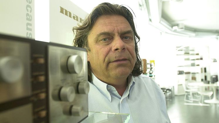 Erling Neby har solgt mer enn 600 000 Tivoli-radioer, og forvalter agenturet til arvtageren, Geneva. Foto: Gunnar Østmoe