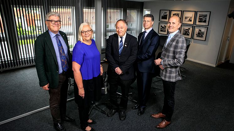 Lundbergs Forskningsstiftelse består av fr vänster- Olle Larkö, Christina Backman, Håkan Olsson, John Vivstam och Anders Klein.jpeg