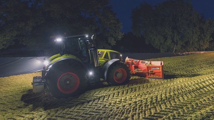 AXION 900