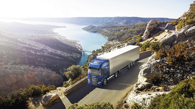 IVECO S-Way NP - Sustainable Truck of the Year 2021
