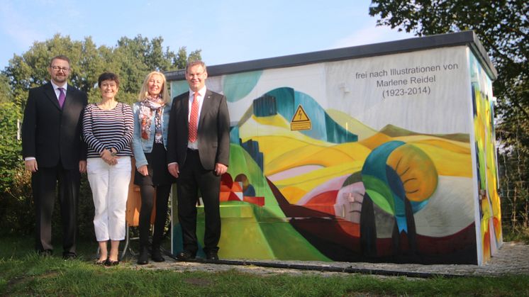 Kunst am Trafo: Bayernwerk macht Trafostation in Kumhausen zum Hingucker 