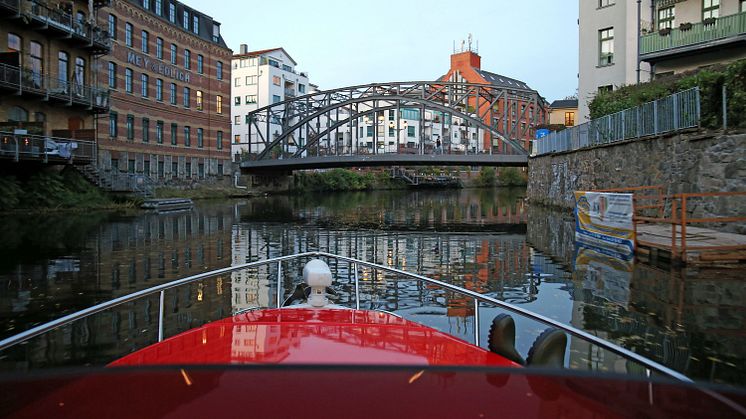 Canito sull' acqua - Kulinarische Schifffahrten in Leipzig - Blick auf die Könneritzbrücke (Weiße Elster)