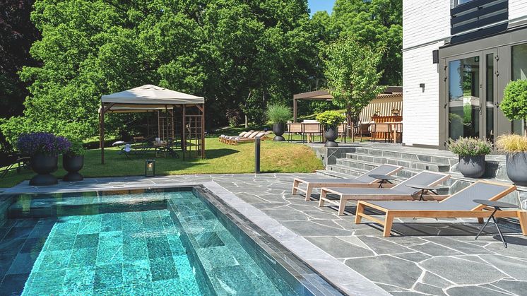 ​Succésommar för Lidingös första Beach & Pool Club – nu satsar Villa Lovik ytterligare