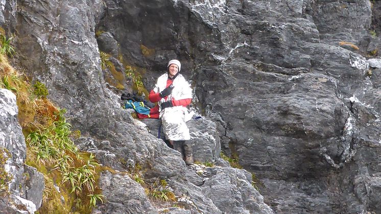 Hi-res image - ACR Electronics - Ed Bastick waits for the rescue helicopter