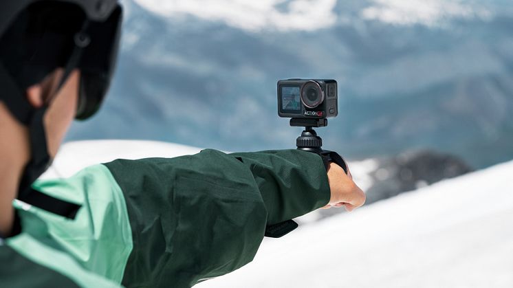 Osmo Action 5 Pro_Skiing_ 360° Wrist Strap.jpg