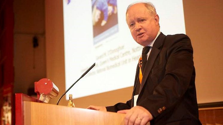 Professor Gerry O'Donoghue utförde första cochleaimplantat-operationen i Storbritannien