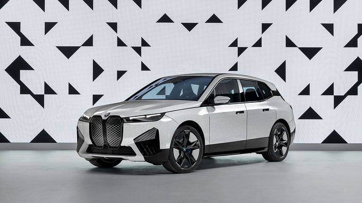 BMW iX med E Ink