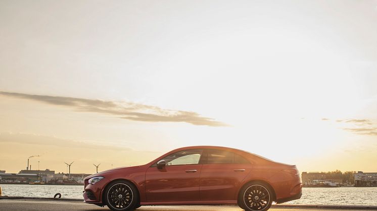 Mercedes-Benz fejrer 10 år med rekordhøjt salg
