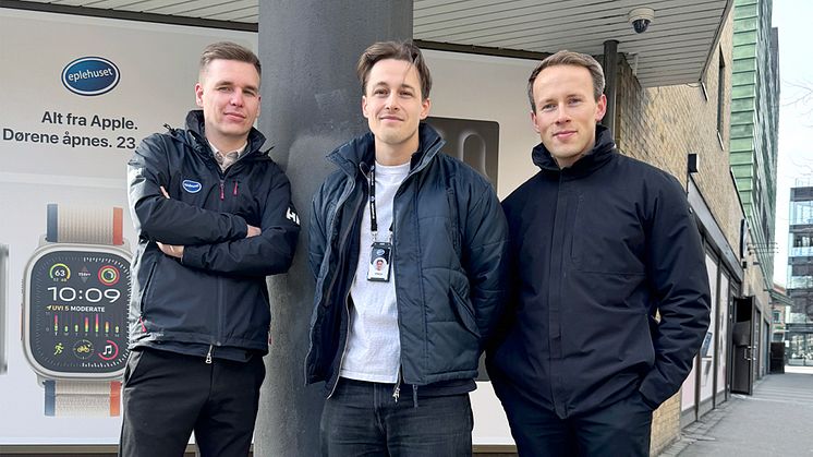 Åpner Apple Premium Partner. Fra venstre Account Manager i Eplehuset Niklas Sæther Brandhaug, avdelingsleder Wiktor Ødmann Moe og Account Manager Mats Dyrud.