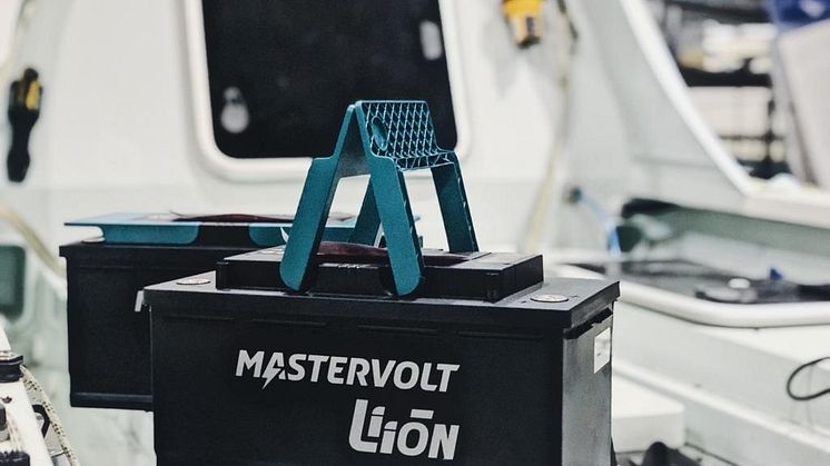 Fischer Panda UK has supplied ocean rower Gareth Reynolds with two Mastervolt MLI-E 12/1200 Lithium Ion batteries