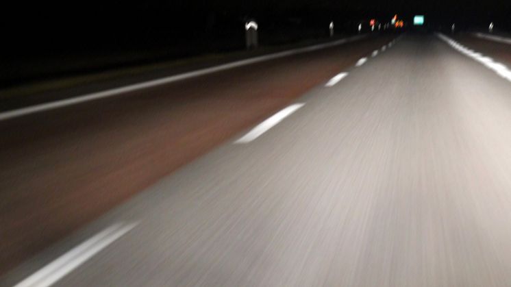 Åtta av tio bilister missar joggare i mörkret