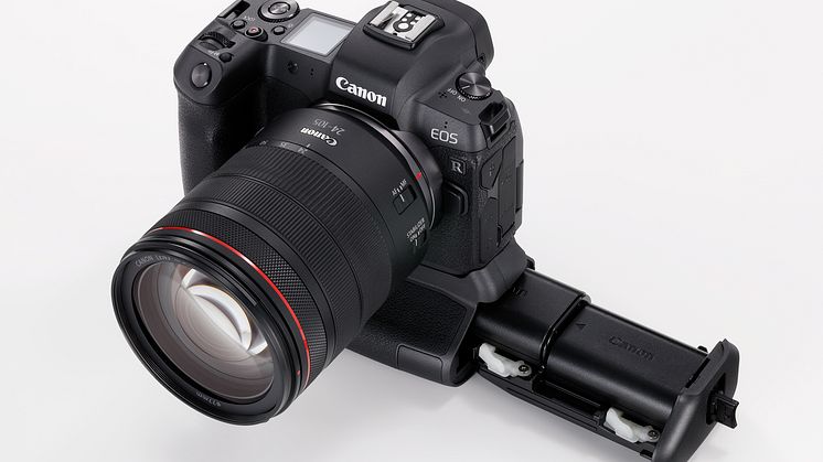 Battery Grip BG-E22_FrontSlantLeftBattery