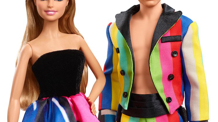 Barbie und Ken im exkluisven Moschino Outfit