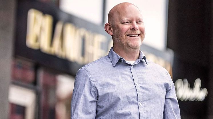 Vad innebär framtidens äldreboende? "Vi kommer bland annat se mer och mer AI-funktioner i vardagens periferi", säger Jesper Stening, förvaltare på Fastighetsägarna Service.