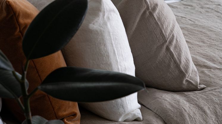 Linnelakan av 100% naturligt linnetyg i vackra färger från Lin Living