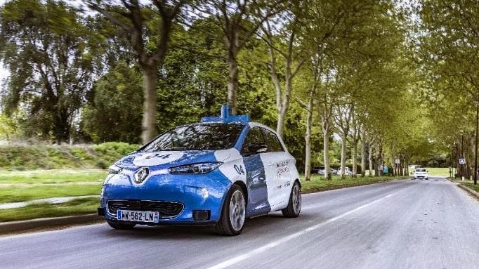 Her er en delbar el-bil-taxi, der også kan køre selv - velkommen til Drivethefuture