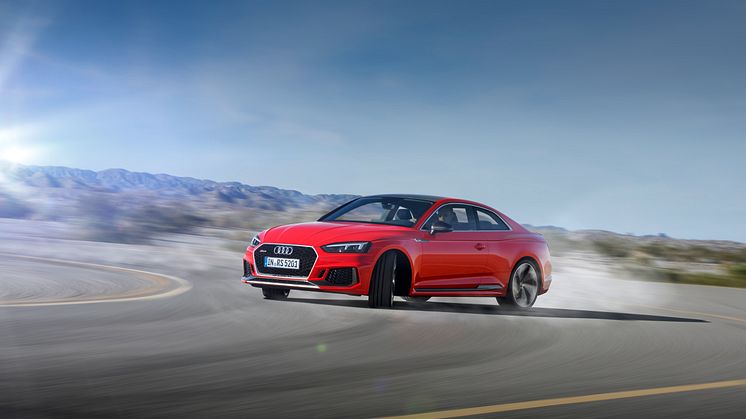 Audi RS 5 Coupé (Misano Red)