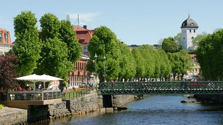 Bäveån rinner från Mjövattnet på Herrestadsfjället och går samman med Risån som rinner från Öresjö innan den når Uddevalla och mynnar i Byfjorden. Foto: Uddevalla kommun.