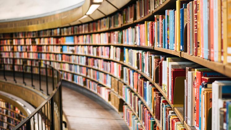 In Studienfinanzierung können Anleger:innen investieren. Der Studienfonds der Deutschen Bildung wurde als "sehr nachhaltig" bewertet.