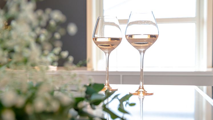 Rosefargede glass Odyssé Hadeland Glassverk