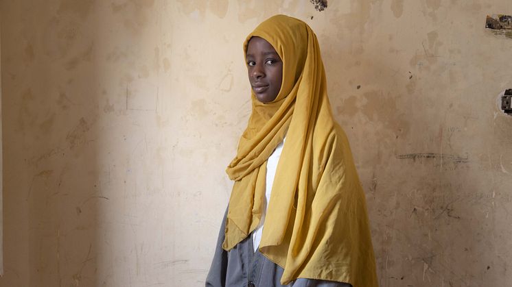 CH1802365_Sheza, 14, poses for a portrait at her home in Cairo, Egypt