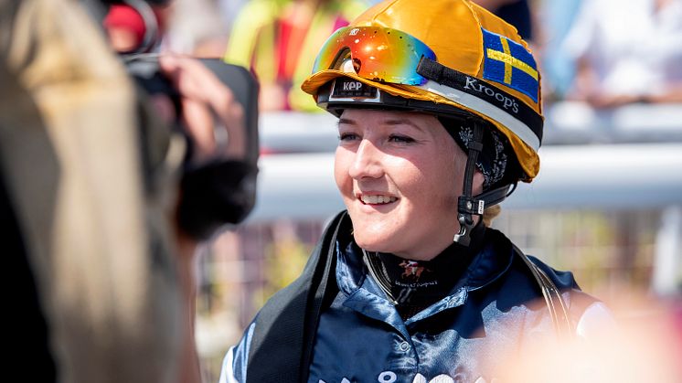 Josefin Landgren under 2019 års Women Jockeys' World Cup på Bro Park. Foto: Elina Björklund/Svensk Galopp