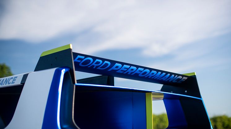 Ford Pro Electric SuperVan 2022 (53)