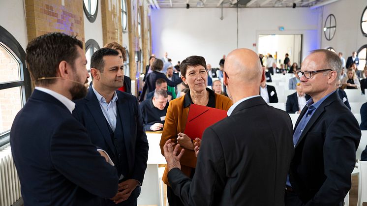Verband und Politiker im Dialog bei der BdS-Mitgliederversammlung in Berlin (v.l.n.r.: Markus Suchert, Bijan Djir-Sarai, Silvia Bender, Ingo Gugisch, Dr. Jörg Ehmer)