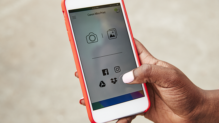 Pluto_Lifestyle_Canon_Mini Print App Josh Shinner