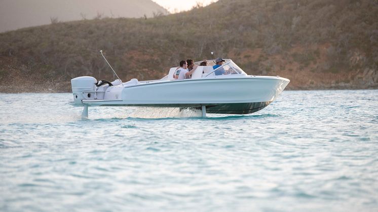 The flying Candela Seven is the first electric boat with both high speed and long range