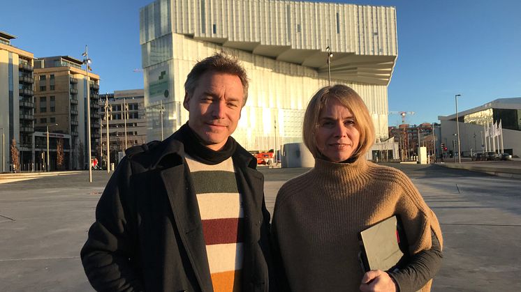 Nils Grønningsæter, ansvarlig Deichman Bjørvikas folkeverksted og Merete Lie, avdelingsdirektør for Deichman Bjørvika. Foto: Sunniva Adam/Deichman