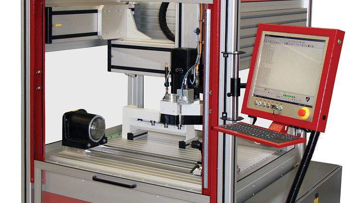 CNC-maskinen OVERHEAD är flexibel och kan enkelt anpassas för olika automatiseringsbehov - Se den på verktygsmaskiner 10 -13 Maj. 