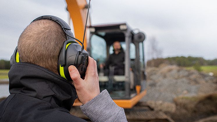 Hellberg Local är ett hörselskydd och headset med inbyggd kommunikationsradio.