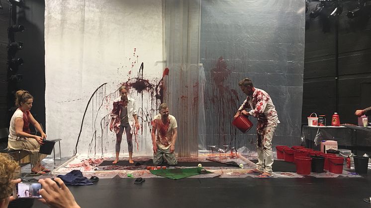 Repetitionsfoton Don Quijote: Into the Violence