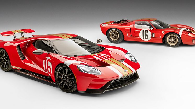 2022 Ford GT Alan Mann Heritage Edition_08_1966 Ford AM GT-1 prototype
